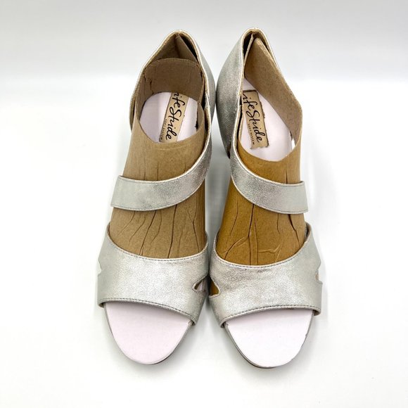 9W 9 WIDE Lifestride Mega Silver Metallic Faux Vegan Leather Dress Sandals Heels - Picture 3 of 14